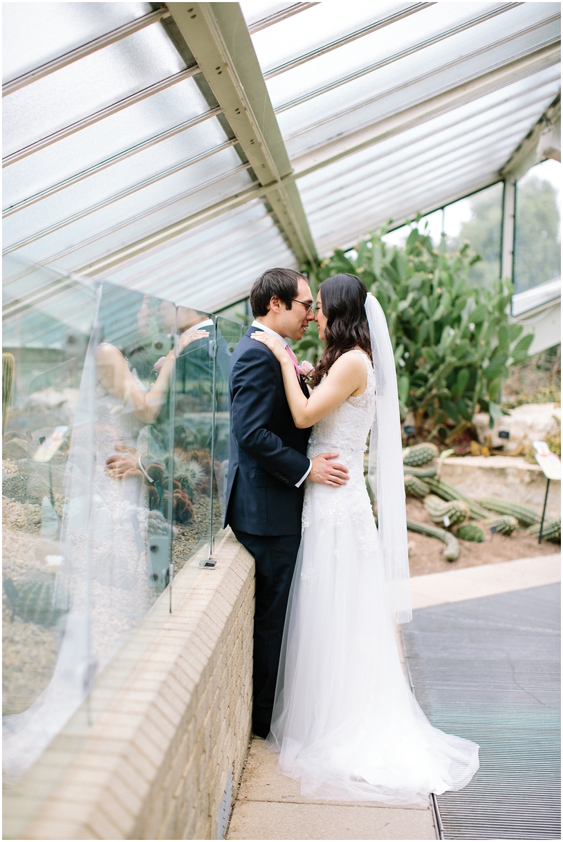 Romantic photography at Kew Gardens wedding